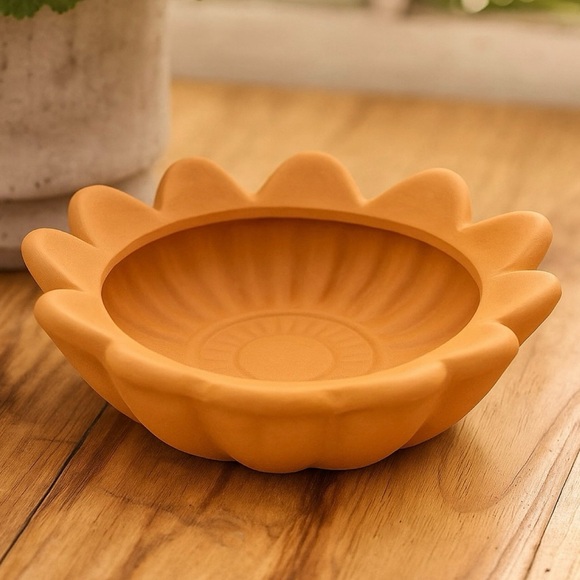 Vintage Other - Terracotta Flower Bowl